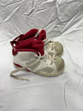 Vintage Jordan 1991 Kids White and Red High-Top Sneakers
